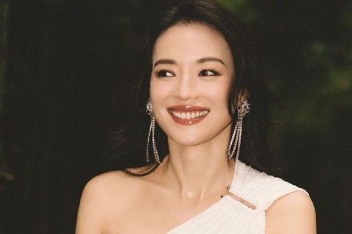 Phía sau sự trẻ đẹp của Thư Kỳ ở tuổi 47