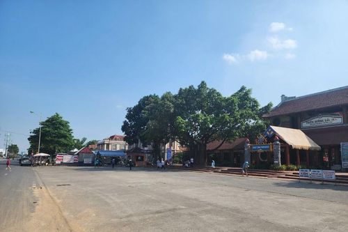 Huyện Hoài Đức: Suất cơm sườn 120.000 đồng được niêm yết giá công khai