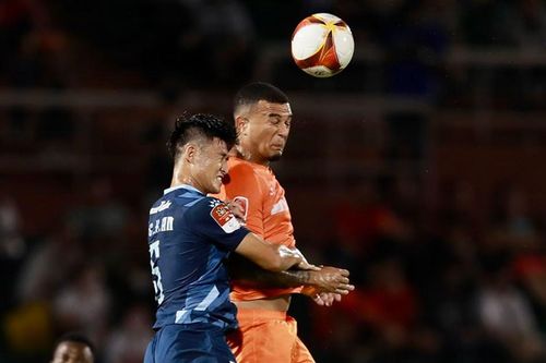 Ơ kìa, ngựa về ngược tại V-League