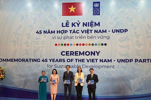 Chung tay xây dựng một Việt Nam xanh, thịnh vượng và kiên cường