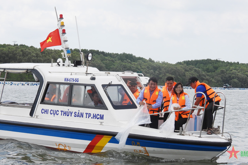 Hải đoàn 129 Hải quân tuyên truyền về biển đảo tại huyện Cần Giờ