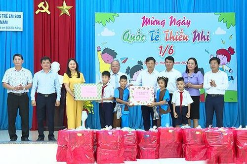Phó Bí thư Thường trực Thành ủy Đà Nẵng Lương Nguyễn Minh Triết thăm, chúc mừng ngày Quốc tế Thiếu nhi 1-6