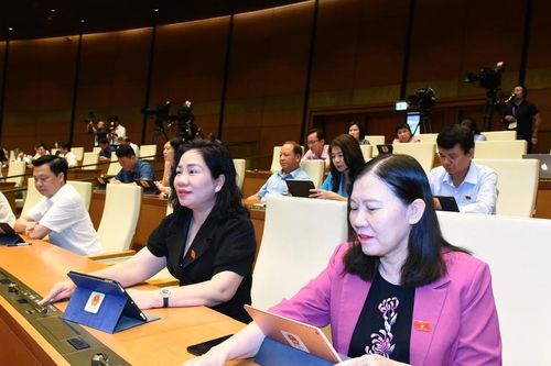 Ủy ban Thường vụ Quốc hội cho ý kiến về đề xuất Luật Đô thị đặc biệt cho TPHCM