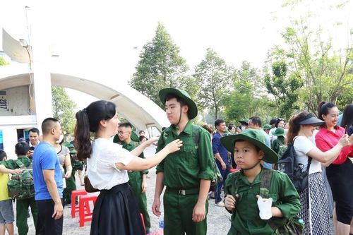Trang bị kiến thức, kỹ năng sống cho trẻ qua học kỳ quân đội