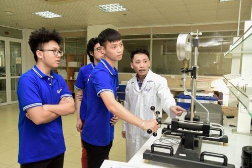 Ngành Kỹ thuật hàng không có là 'mảnh đất màu mỡ'?