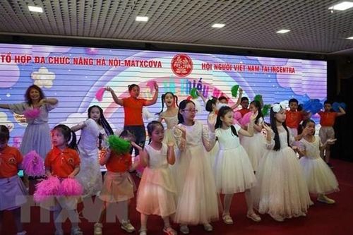 Tết Thiếu nhi của con em người Việt tại Nga