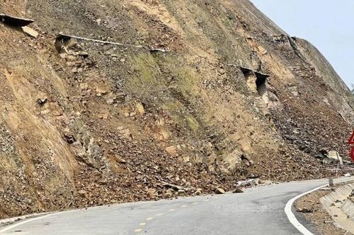 Sớm khắc phục hư hỏng hạ tầng giao thông Quốc lộ 3C qua Thái Nguyên