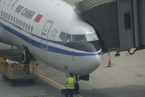 Các hãng hàng không Trung Quốc đến và đi Mỹ tránh bay qua không phận Nga