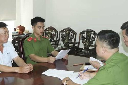 Đầu thú sau hơn 30 năm trốn truy nã