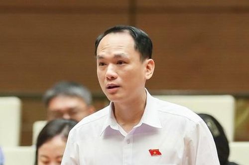 Kể chuyện Bác Hồ phong tướng, đại biểu đề nghị quy định cụ thể tiêu chuẩn, tiêu chí trong luật