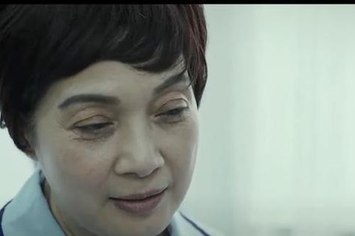 Hoãn chiếu phim giờ vàng có NSND Lê Khanh