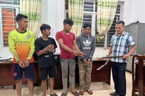 Vụ đập phá xe khách ở Đắk Lắk: Lý do nhậu say