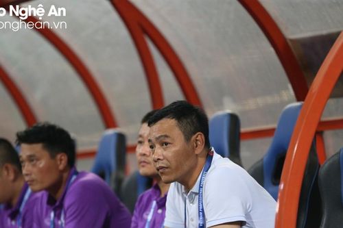 Huấn luyện viên Huy Hoàng: Tôi đau đầu về hàng phòng ngự của Sông Lam Nghệ An