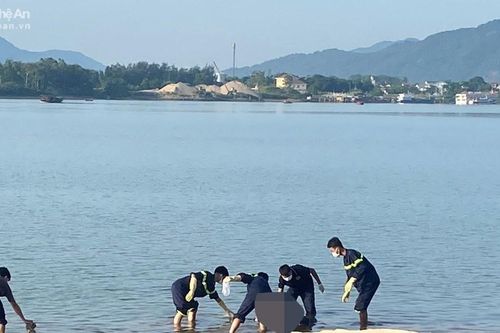 Tìm thấy thi thể người phụ nữ nghi nhảy cầu Bến Thủy