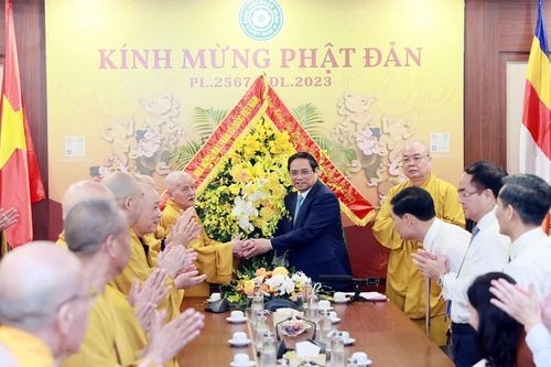 Hình ảnh Thủ tướng Phạm Minh Chính chúc mừng Đại lễ Phật đản 2023