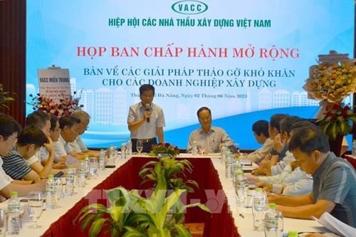 Doanh nghiệp xây dựng bàn giải pháp tháo gỡ khó khăn