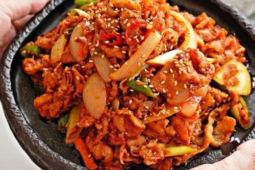 Bữa tối mùa hè chỉ cần một đĩa thịt xào thế này vừa nhanh lại ngon