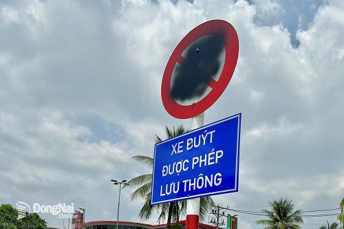 Cần xử lý nghiêm hành vi bôi xóa, vẽ bậy ở các công trình công cộng