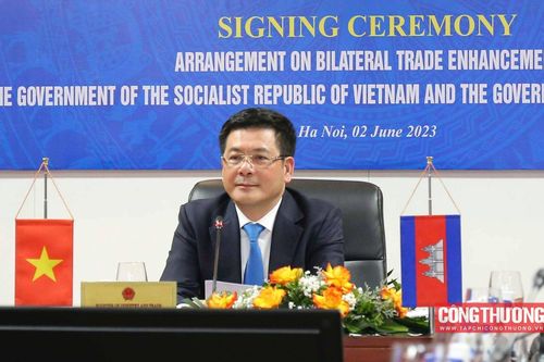 Việt Nam - Campuchia ký thỏa thuận thúc đẩy thương mại song phương giai đoạn 2023-2024