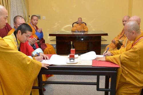 Học viện Phật giáo VN tại TP.HCM ký kết hợp tác với Học viện Naropa Phật giáo Mông Cổ