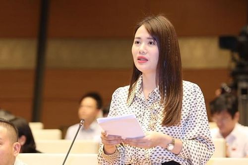 ĐBQH Vương Thị Hương (Hà Giang): Cần có quy định cụ thể về khai báo tạm trú đối với việc người nước ngoài ngủ, nghỉ tại các nơi công cộng