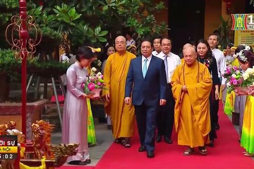 Thủ tướng chúc mừng Đại lễ Phật đản