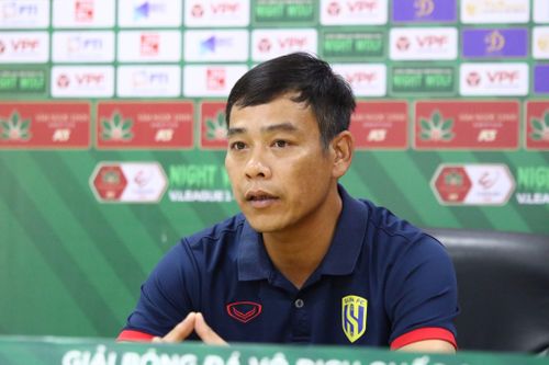 HLV Huy Hoàng: SLNA đã làm các cổ động viên đau lòng