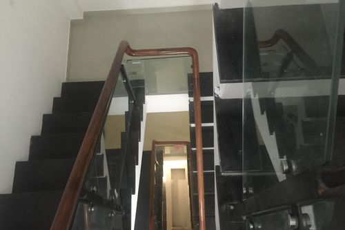 Cách chọn gạch ốp cầu thang để không bị trơn trượt