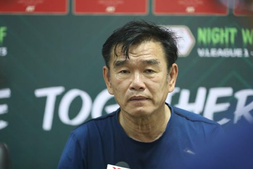 CLB Đà Nẵng sa thải HLV Phan Thanh Hùng