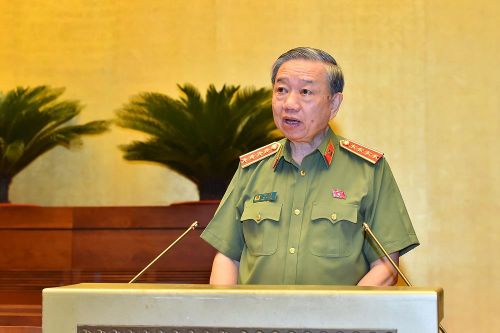 Đại biểu Quốc hội: Lực lượng Công an cần được sử dụng vũ khí nhanh hơn