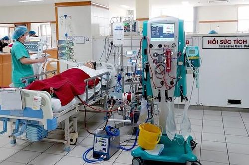 Cứu bệnh nhân bị sốc nhiễm khuẩn, suy hô hấp, viêm cơ tim tối cấp