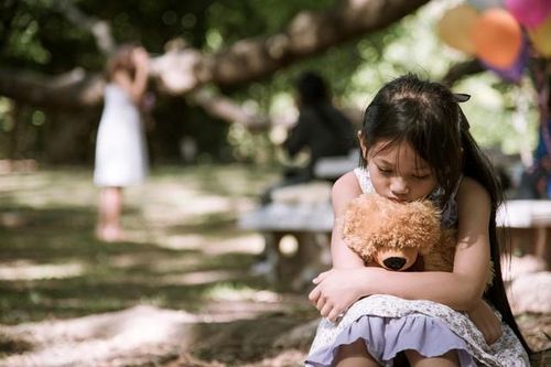 Vì sao trẻ dậy thì sớm có nguy cơ thấp hơn 10-20cm so với các bạn đồng trang lứa?