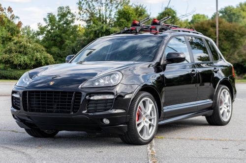 Ngân hàng rao bán xe sang Porsche trừ nợ, giá từ 560 triệu đồng