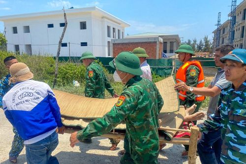 Nam sinh lớp 8 tử vong khi tắm biển