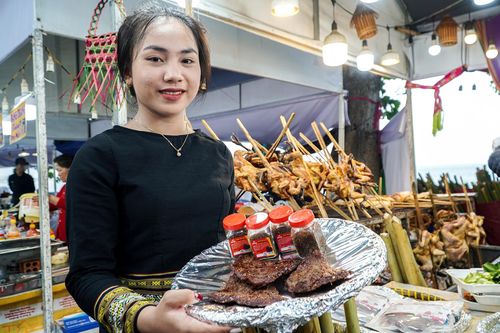 Bò một nắng Gia Lai, cơm lam tại lễ hội ẩm thực ở Nha Trang