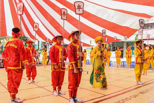 Những nước cờ đẹp mắt của hai kiện tướng tranh tài cờ người ở Hồ Gươm