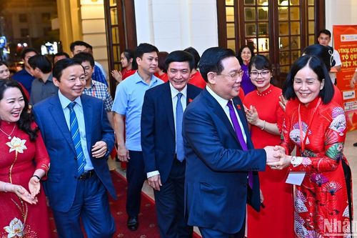 Chủ tịch Quốc hội Vương Đình Huệ dự Chương trình nghệ thuật 'Vinh quang Tổ quốc Việt Nam'