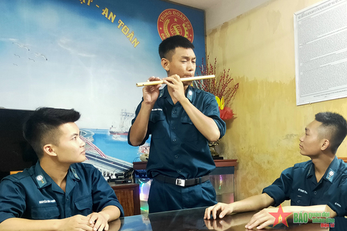 Tiếng sáo của Binh nhất Chiêu