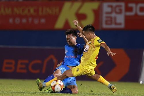 Nhìn lại vòng 10 V.League 2023: Bản năng sinh tồn