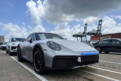 Cận cảnh siêu xe Porsche 911 Dakar đầu tiên ở Việt Nam