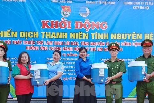 Ngày hội Thầy thuốc trẻ làm theo lời Bác, tình nguyện vì sức khỏe cộng đồng ở biên giới Lạng Sơn