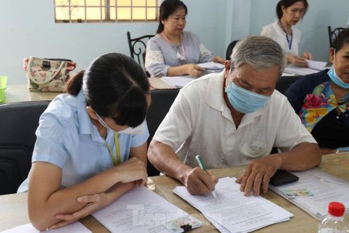 Người dân Bình Dương phấn khởi nhận tiền bồi thường dự án Vành đai 3