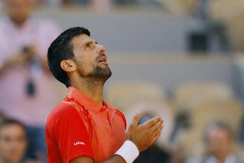 Djokovic nhọc nhằn đoạt vé vòng 4 Roland Garros