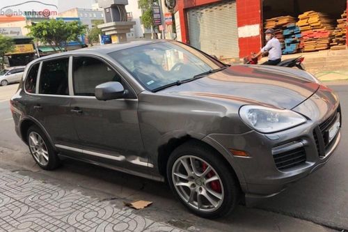 Ngân hàng thanh lý xe sang Porsche Cayenne giá 560 triệu đồng