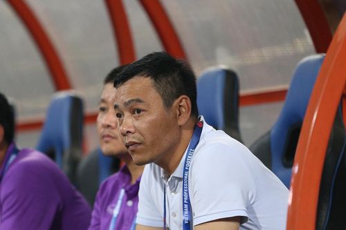 HLV Huy Hoàng từ chức ở SLNA