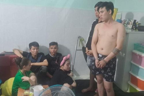 Bắt quả tang nhóm nam nữ tàng trữ, sử dụng ma túy trong nhà trọ