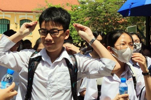 Hải Phòng: Học sinh ngạt khí ô tô không được xét đặc cách vào lớp 10
