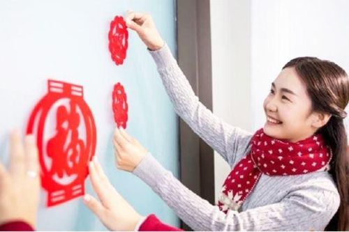 Treo gì trước cửa nhà để giữ bình yên?