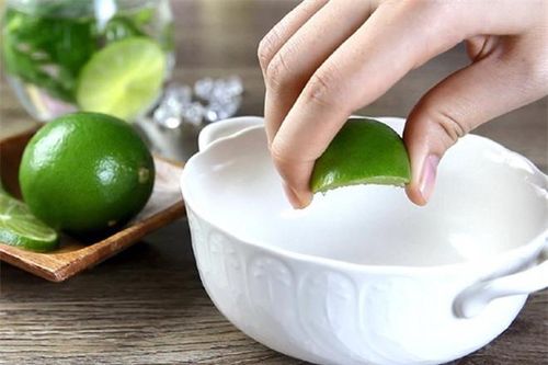 Mẹo làm sạch vết ố vàng trên tách trà, cốc sứ hiệu quả