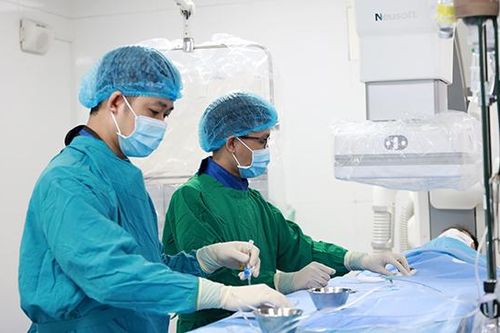 Đà Nẵng: Cứu sống du khách Hàn Quốc đối mặt tử thần vì vỡ mạch máu não